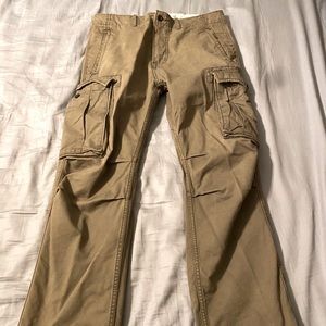31x30 Army Green Levis Cargo pants. Worn 3xs